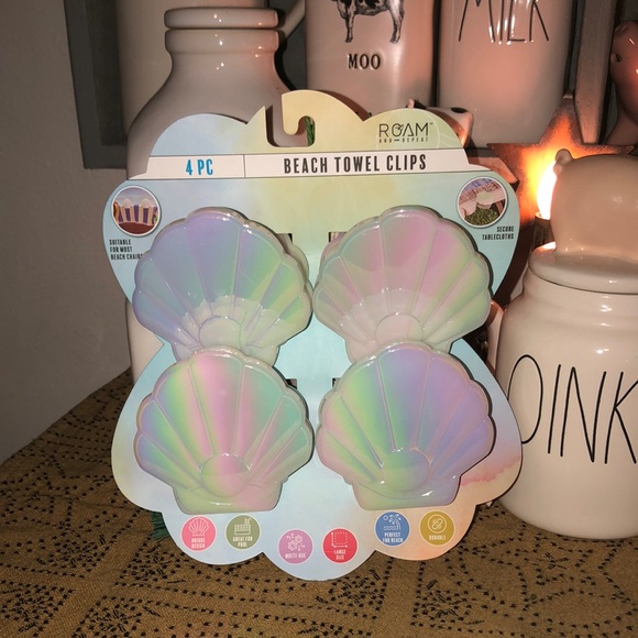 ROAM Other - ROAM Iridescent SeaShell Beach Towel Clips Set of 4